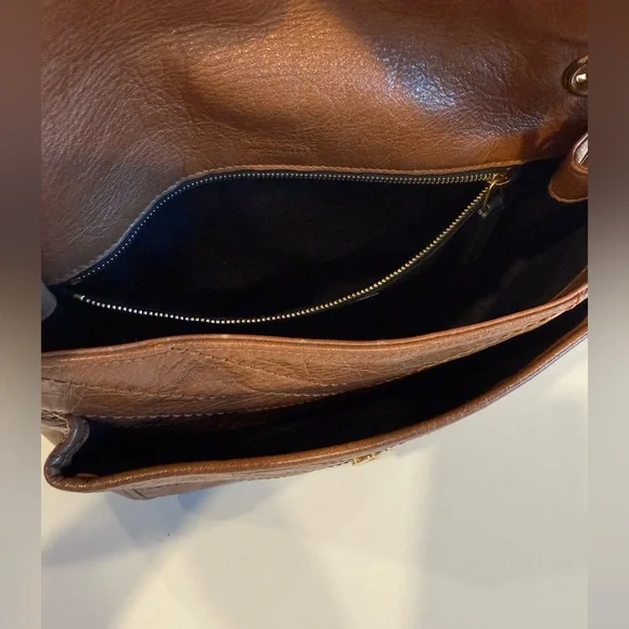 Saint Laurent Niki Medium in Vintage Leather, Light Caramel - Picture 9 of 14